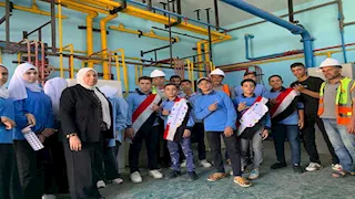 طلاب “الصم” بكفر الشيخ يتعلمون كيف تُصنع قطرة الماء - صور