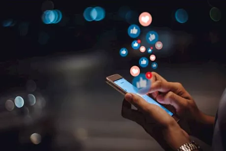 كيف تؤثر الريلز على صحتك النفسية؟ "فيديوجرافيك"