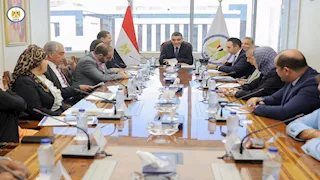 القطاع الخاص يطرح تحديات توريد المستلزمات والأدوية.. و"الشراء الموحد" تتعهد بالحلول