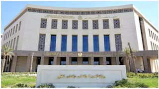 تفاعل واسع مع احتجاز طالبة بـ"فصل الحبس" لعدم دفع المصروفات.. وتحرك من التعليم