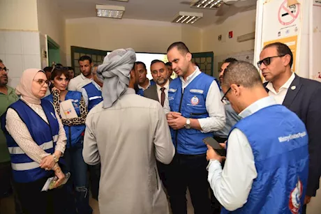 جولة ميدانية لنائب وزير الصحة لمتابعة الخدمات الطبية بشمال سيناء