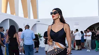 فستان أسود جريء .. نورهان منصور تخطف الأنظار في الجونة السينمائي   