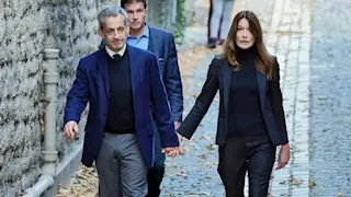 كيف وجد الرئيس ساركوزي نفسه وراء القضبان.. ومن هو الملياردير السعودي الذي أدين معه؟