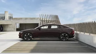 فولفو تطلق سيارتها ES90 الكهربائية الفارهة.. أسعار ومواصفات 