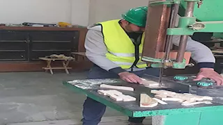 من بولاق إلى أبوظبي.. فرص عمل للحدادين والنجارين والسباكين المصريين -صور