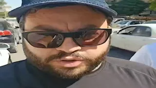 بلوجر إسرائيلي يتناول "الآيس كريم" في شوارع سوريا.. فيديو