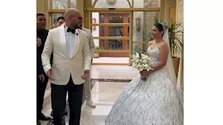 العروسة ملكة جمال.. الصور الأولى من  حفل زفاف حاتم صلاح 