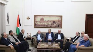 اجتماع بين وفدي حماس وفتح في القاهرة.. ماذا يحدث؟