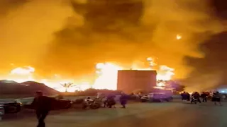 دون إصابات أو خسائر بالأرواح.. السيطرة على حريق مخزن الأخشاب في بلبيس بالشرقية- صور