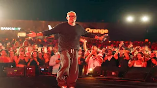 عمرو دياب يتألق في أجمل ليالي مهرجان الجونة والنجوم يغنون معه (صور)