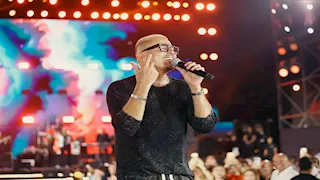 بالفيديو.. رقص عمرو دياب وعمرو يوسف احتفالا بعرض فيلم "السلم والثعبان: لعب عيال"