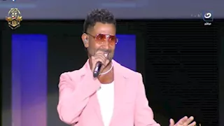 أحمد مالك يرقص على أغاني أحمد سعد بعد الفوز بجائزة أفضل ممثل في مهرجان الجونة - صور