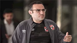 "بعد الهدف الثاني".. مشادة بين محمد الدماطي عضو مجلس إدارة الأهلي وأحد مشجعي الزمالك