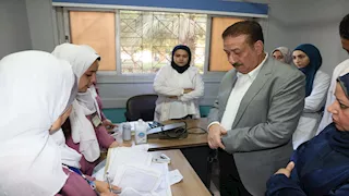 بعد الإطاحة بالمدير.. محافظ المنوفية يحيل 84 من العاملين بمستشفى سرس الليان للتحقيق