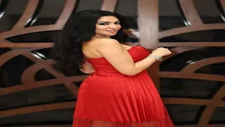 "الأحمر يليق بها".. ميرهان حسين تخطف الأنظار في حفل زفاف أحمد جمال وفرح الموجي