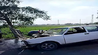 الملاكي سقطت بأرض زراعية.. تصادم مروع بين 3 سيارات في المنوفية- صور