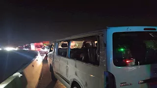  4 مصابين إثر تصادم ميكروباص مع ربع نقل بمطلع الإقليمى 