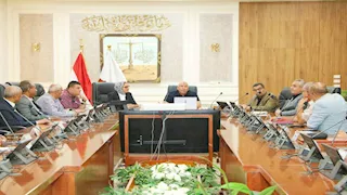 محافظ الوادي الجديد يتابع خطة صيانة المرافق بمجمع المصالح الحكومية