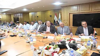 محافظ قنا يتابع استعدادات انتخابات مجلس النواب 2025