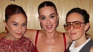 بفستان جرئ..كاتي بيري تحتفل بعيد ميلادها وسط الأصدقاء