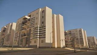 الإسكان تعلن تفاصيل مشروعات الشقق والبنية الأساسية في السويس الجديدة 