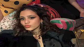 جنا عمرو دياب ضمن قائمة أجمل 50 لعام 2025.. 20 صورة