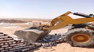 ضمن الموجة الـ27.. إزالة 13 حالة تعدٍ على أراضي الدولة في أسوان (صور)
