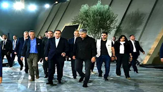 مدبولي يتابع اللمسات النهائية لاحتفالية افتتاح المتحف الكبير - صور