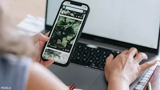 ما سر ظهور إعلانات لمنتجات يفكر فيها المستخدمون على مواقع التواصل؟