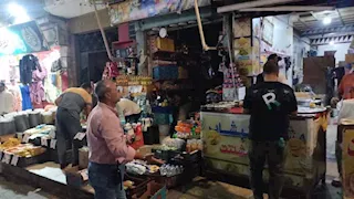 إغلاق 20 مقهى ومحلاً في حملة حي وسط بالإسكندرية (صور)