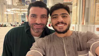 نجوم الأهلي يعلقون على صورة أكرم توفيق ومحمد أبو تريكة