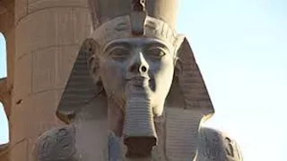 الأضخم في التاريخ.. رحلة الملك رمسيس الثاني من ميت رهينة إلى المتحف الكبير (صور وفيديو)