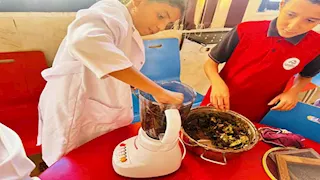  طلاب المدرسة اليابانية بطور سيناء يبدعون في صنع أوراق البردي