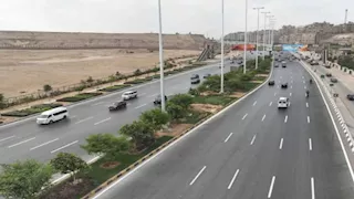 أحدث 13 صورة للمسارات والطرق ومحيط الفنادق قبل افتتاح المتحف المصري الكبير