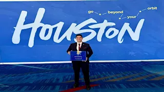 فريق هندسة البترول بجامعة السويس يفوز بجائزة عالمية في مؤتمر هيوستن (صور)