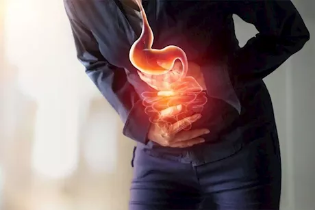 هل يخلصك من الإمساك؟.. فوائد تناول البصل المشوي على الصحة 