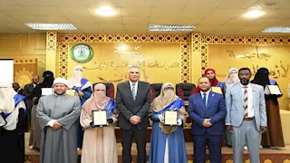 محافظ أسوان يشهد تكريم 48 من أوائل الأزهر ويصفهم بـ "مشاعل النور"   