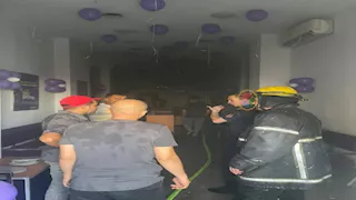 الحماية المدنية تنقذ فرع شركة اتصالات شهير من جحيم النار (صور) 