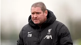 مشنوقًا.. تطورات جديدة بشأن سبب وفاة مدرب ليفربول السابق