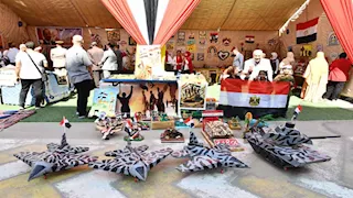 محافظ الفيوم يضع إكليل الزهور احتفالًا بذكرى نصر أكتوبر (صور)