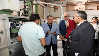 جولة مفاجئة لوزير الإنتاج الحربي بمصنع 300: متابعة مراحل التصنيع وتعزيز إجراءات التطوير