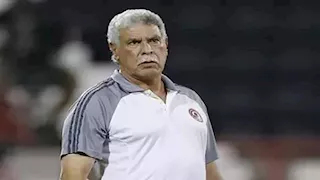 "بتعليمات رئيس الدول".. زيارة خاصة من سفير الإمارات لحسن شحاتة بالمستشفى