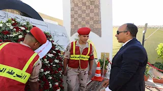 في ذكرى النصر.. نائب محافظ المنيا يكرّم الشهداء بوضع إكليل الزهور (صور)