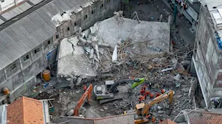 ارتفاع حصيلة ضحايا انهيار مدرسة في إندونيسيا إلى 61 شخصا