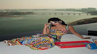 بـ كروب توب أنيق.. إطلالة جذابة لـ مهيرة عبد العزيز