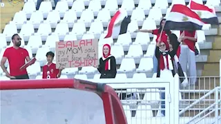 فرحة الصعود إلى المونديال.. رقم تاريخي لحسام حسن ولقطة طريفة لمصطفى محمد (فيديو)