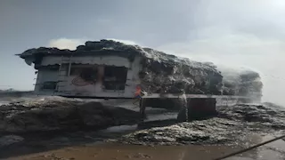 "تفحمت بالكامل".. السيطرة على حريق في مقطورة محملة بالقطن بأسيوط (صور)