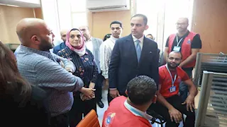 نائب وزير الصحة يتفقد غرفة الخط الساخن "137" بالإسكندرية