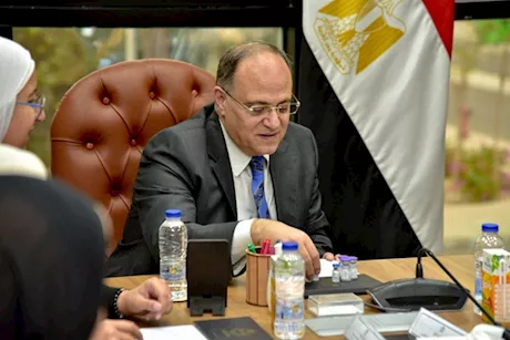 هيئة الدواء تبحث مع فاكسيرا توطين صناعة اللقاحات وتعزيز الأمن الدوائي 