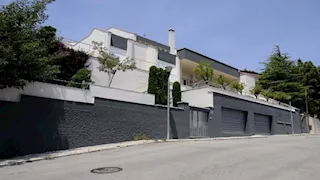 يعيش فيه مع ابن عمه.. موعد انتقال لامين يامال إلى قصر "بيكيه وشاكيرا" السابق